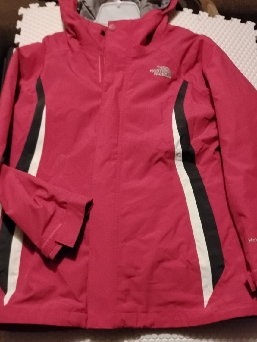 The North Face Label Tag - Black on Cream Hooded Jacket